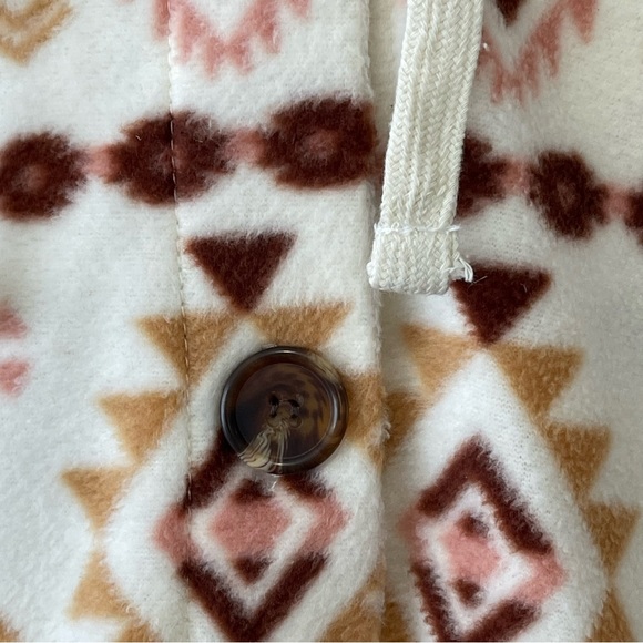 Pink Rose Cropped Shacket Woman’s Size Small Aztec print pockets - Picture 6 of 8